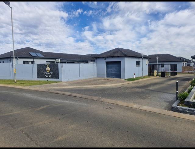 3 BEDROOM TOWNHOUSE TO LET IN PARKRAND